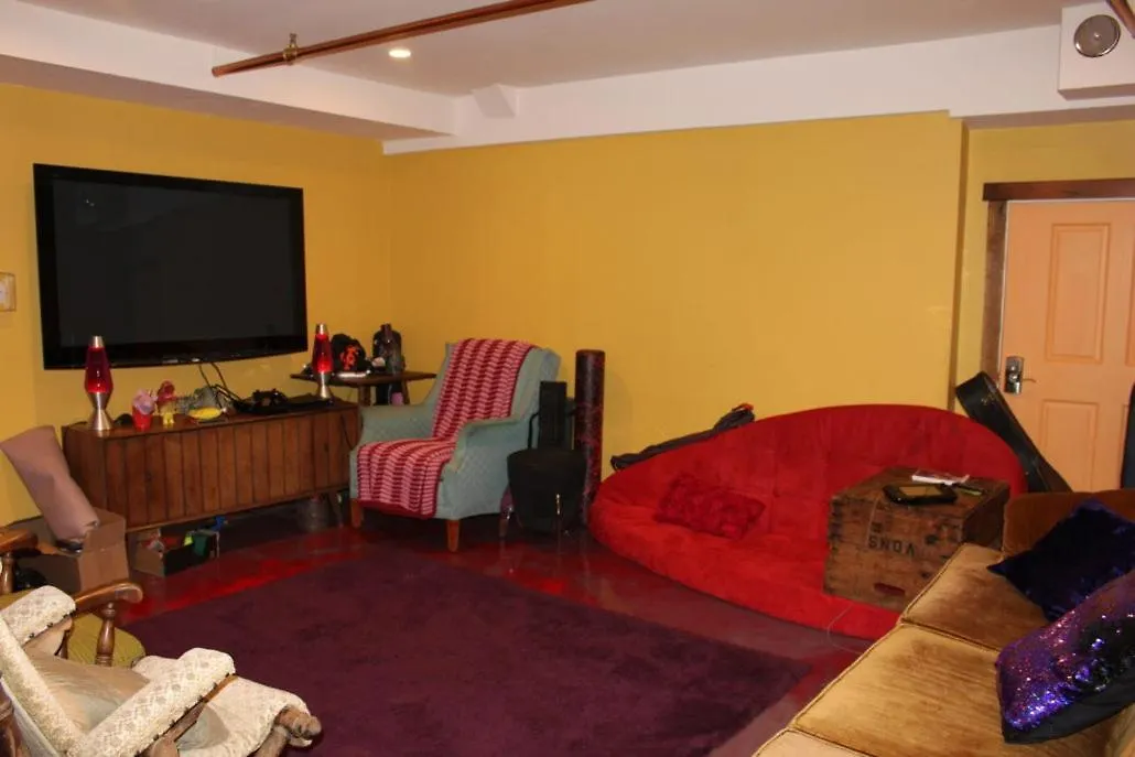 Redlight Historic Bunk Hotel&speakeasy Hostel *