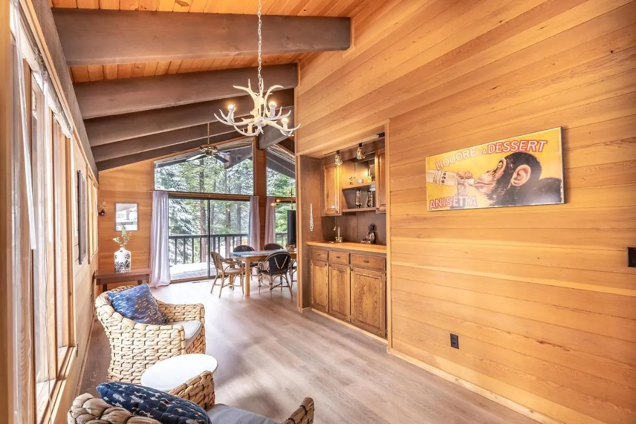 Beautiful 4-bedroom Contemporary Mountain *