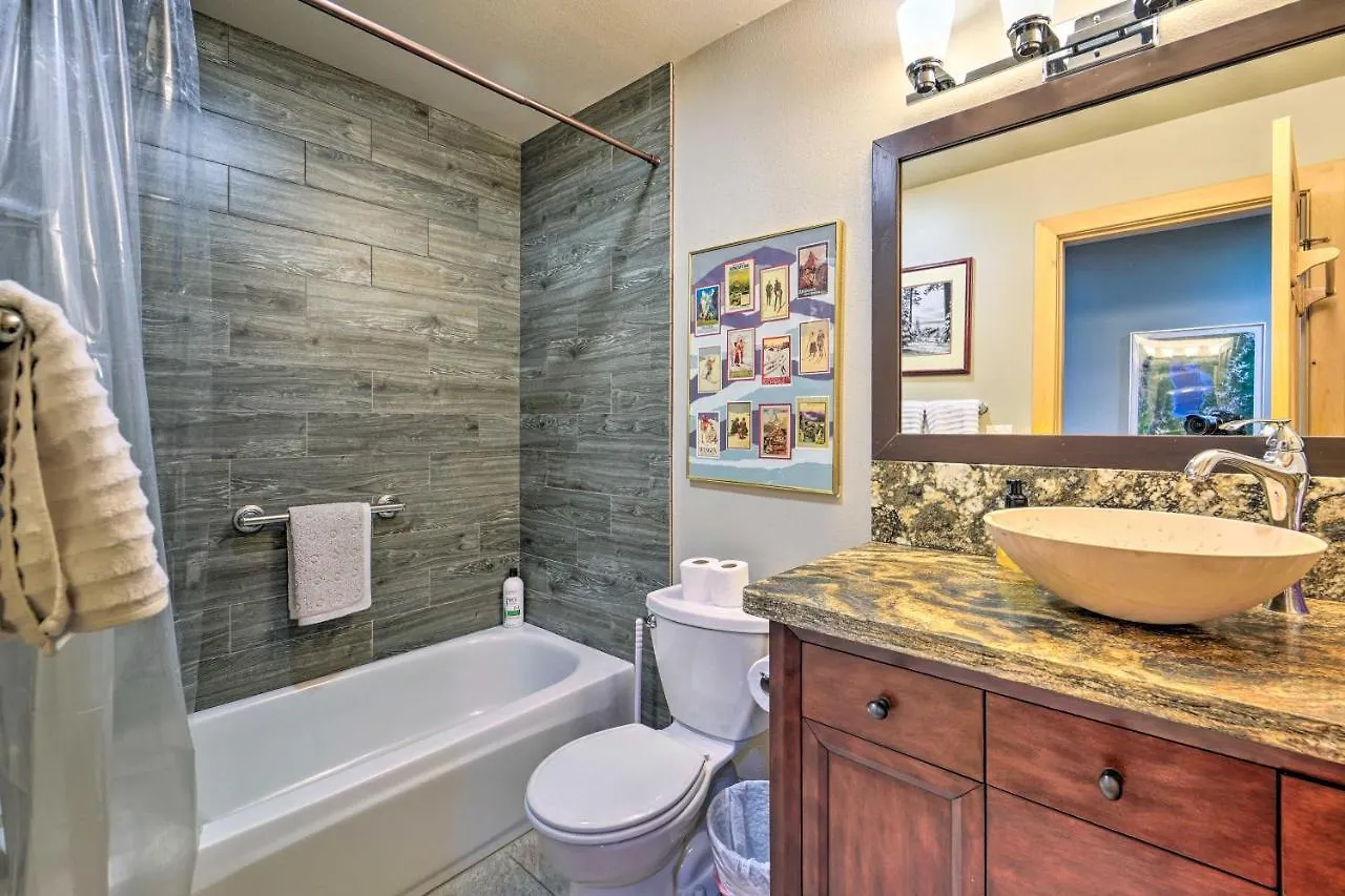 Tahoe Donner Retreat With Hot Tub And Fireplace! Holiday home
