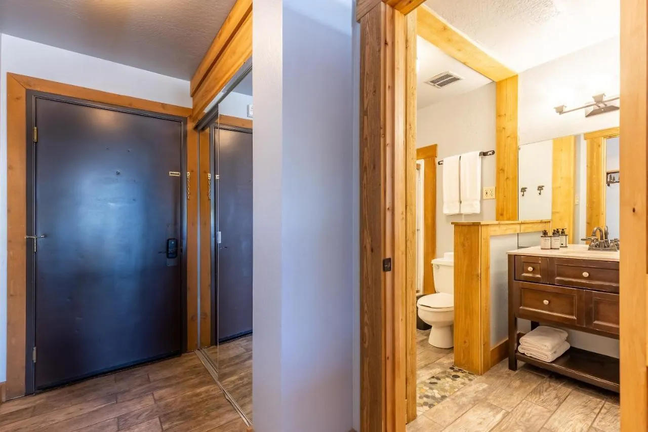 Style In The Timber Creek Hotel *