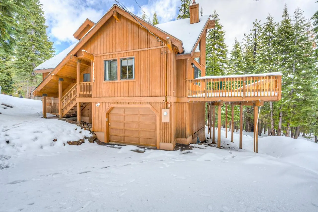 Bolzano's Getaway Truckee