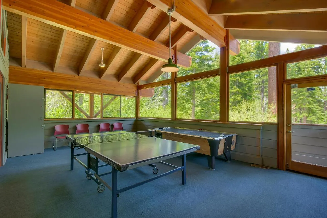 Indian Hills At Northstar - Spacious 4 Bedroom Private Hot Tub, Wood Fireplace, And Hoa Amenities Truckee