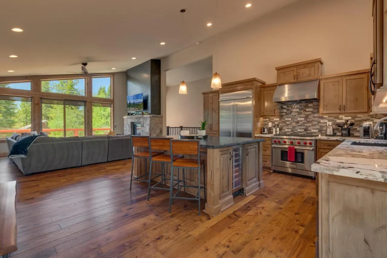Spruce Haven At Tahoe Donner - Luxury Pet Friendly W Private Hot Tub * טראקי