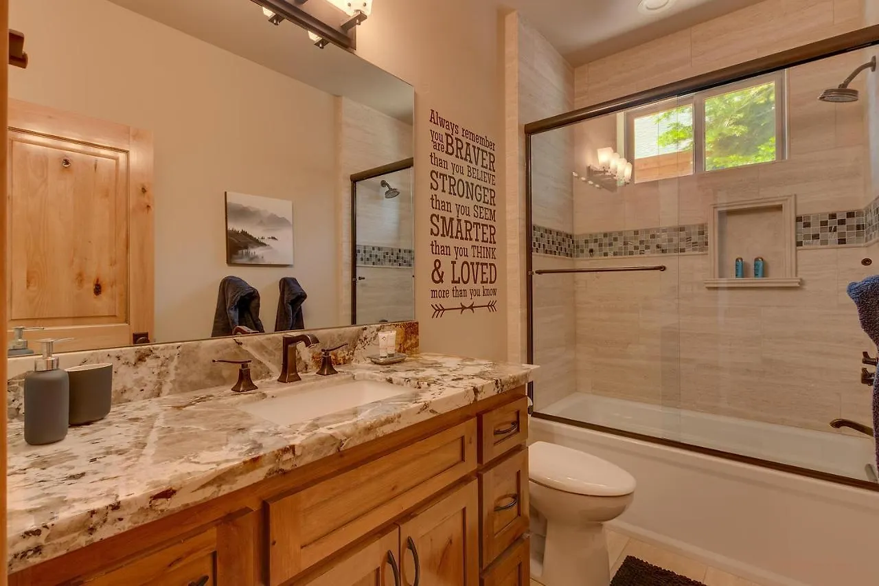 בית נופש Spruce Haven At Tahoe Donner - Luxury Pet Friendly W Private Hot Tub *