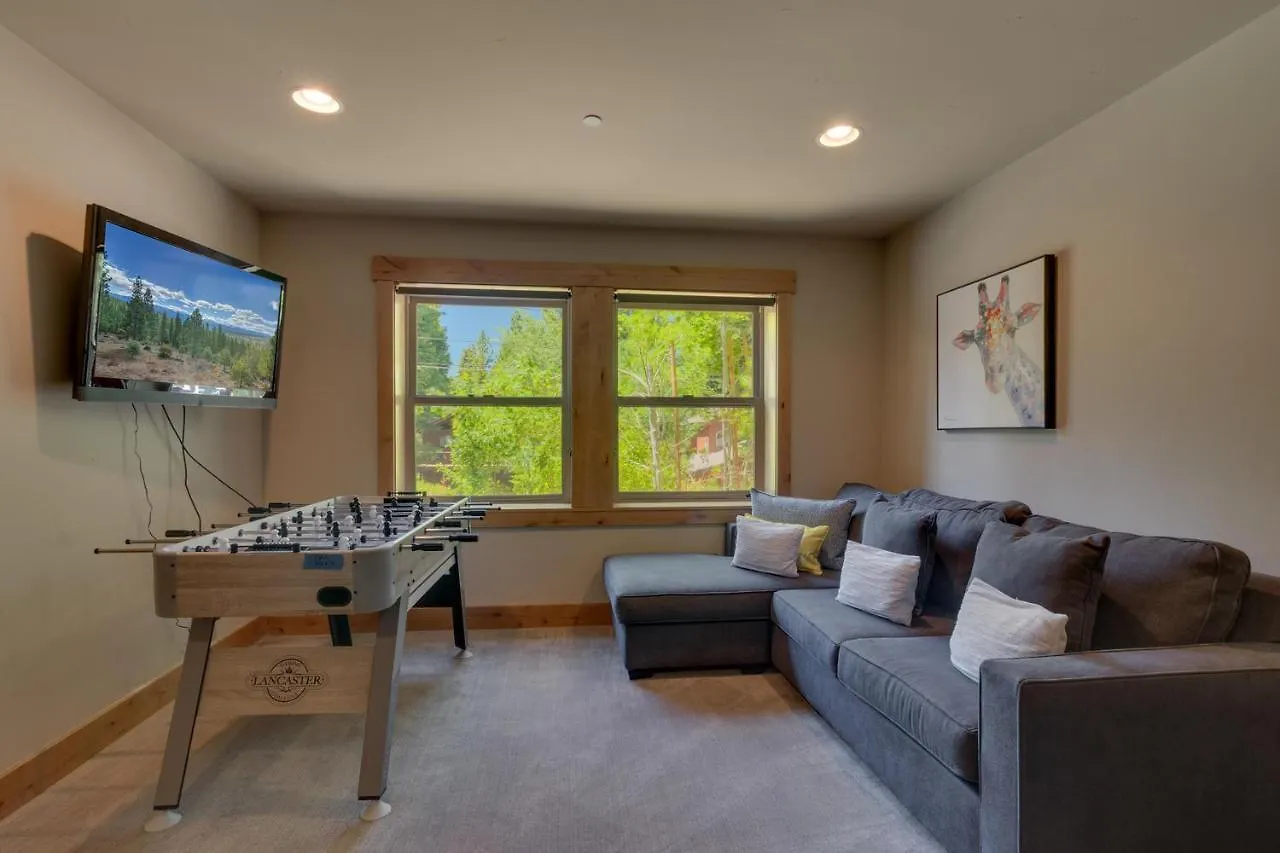 Spruce Haven At Tahoe Donner - Luxury Pet Friendly W Private Hot Tub * טראקי