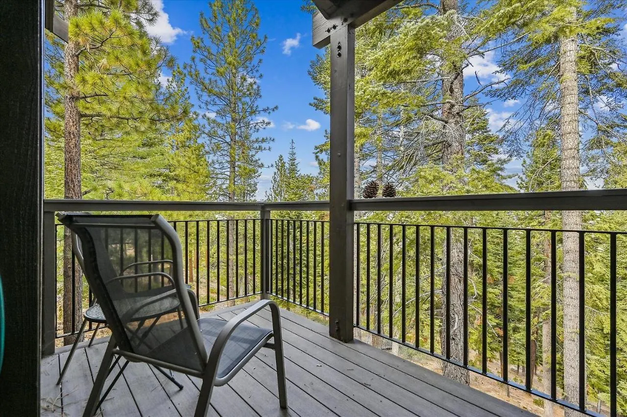 Rocky Point # 4 - 2 Bedroom Northstar Condo, Shuttle To Slopes, Hoa Amenities! Holiday home Truckee