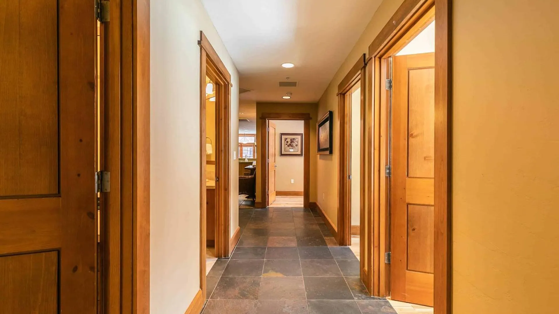 Iron Horse South 312 By East West Hospitality Apartment *
