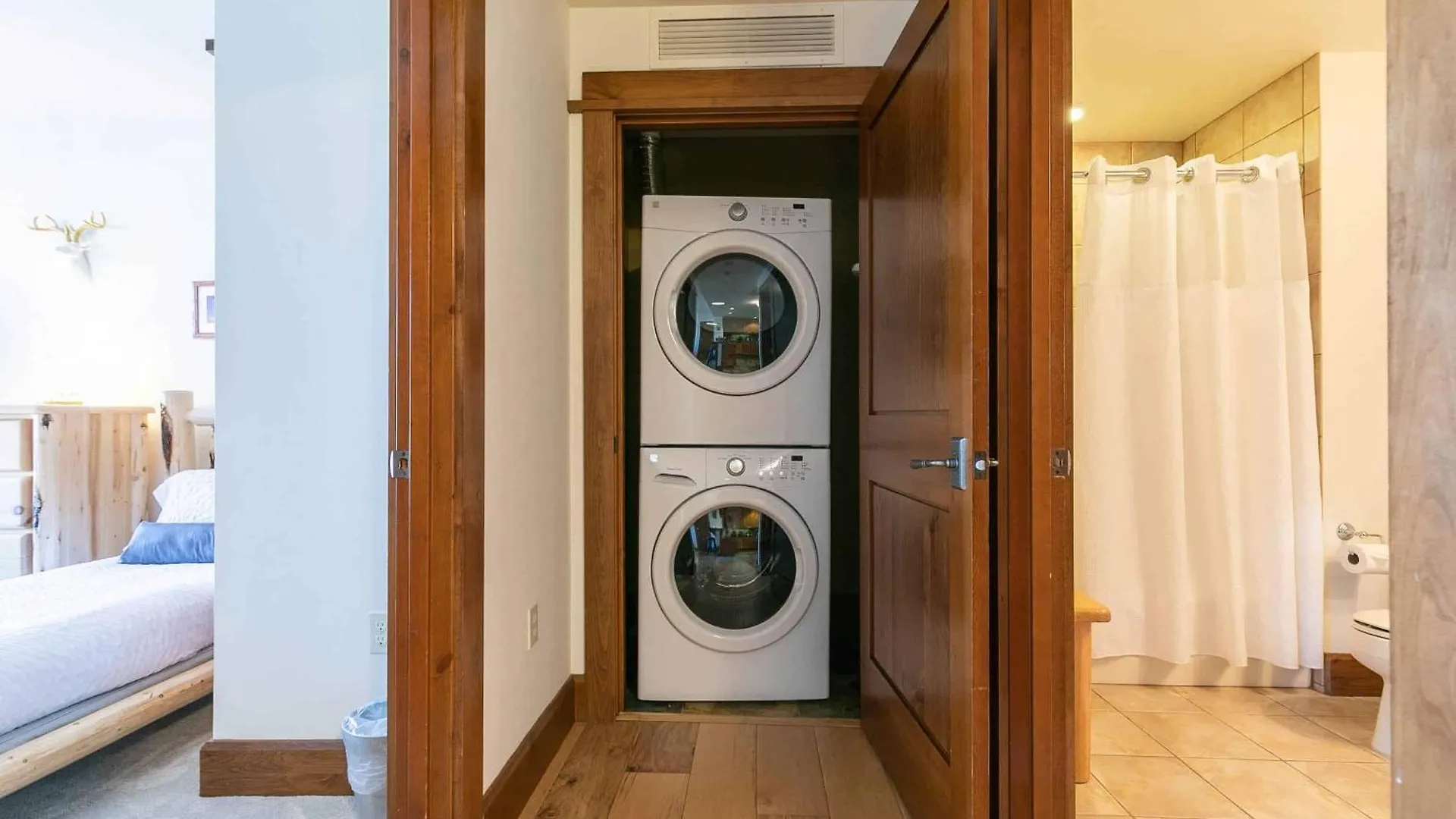 Iron Horse North 207 By East West Hospitality Apartment *