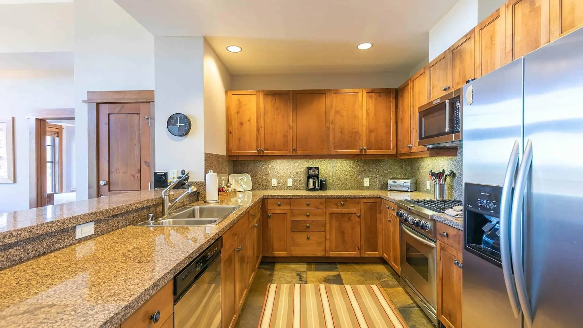 Iron Horse North 305 By East West Hospitality Apartment Truckee