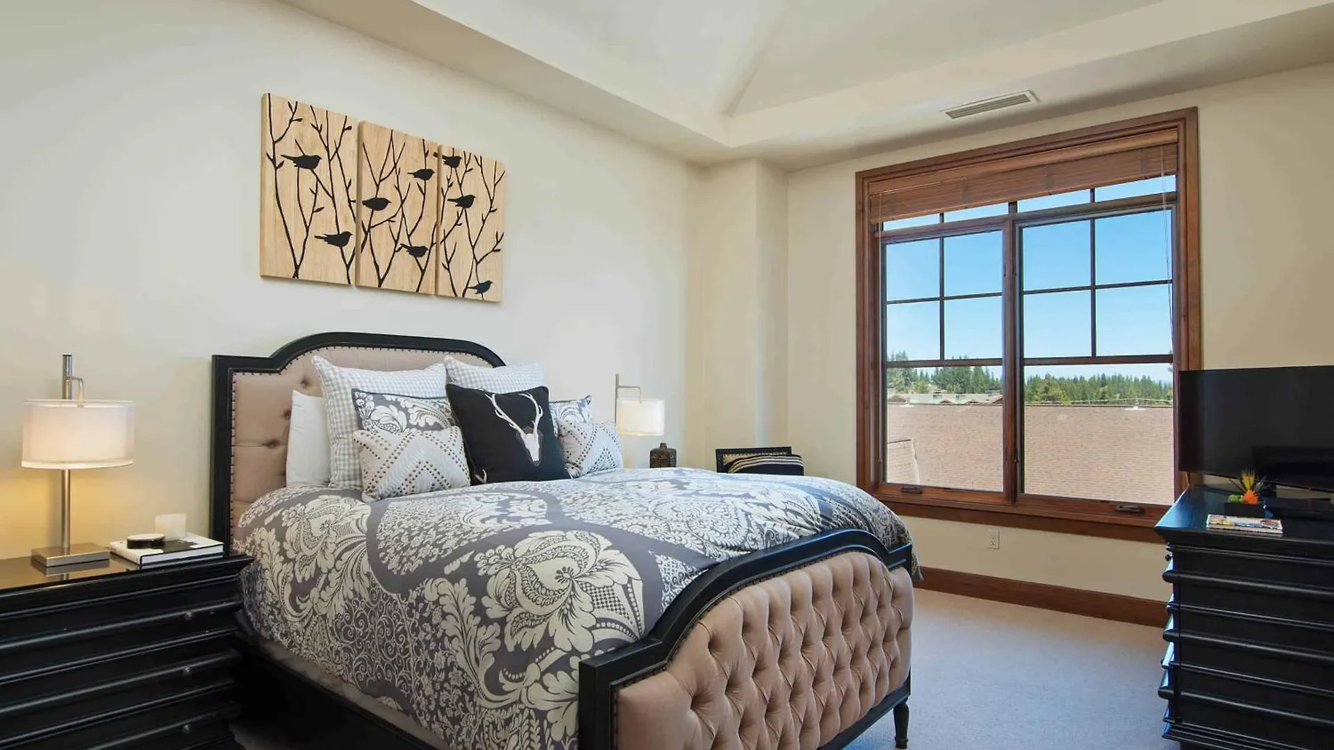 Great Bear 501 By East West Hospitality Apartment