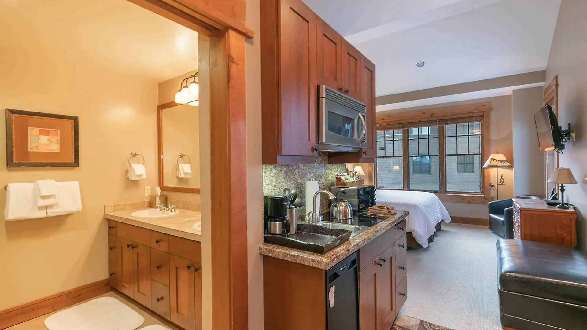 Catamount 404 By East West Hospitality *