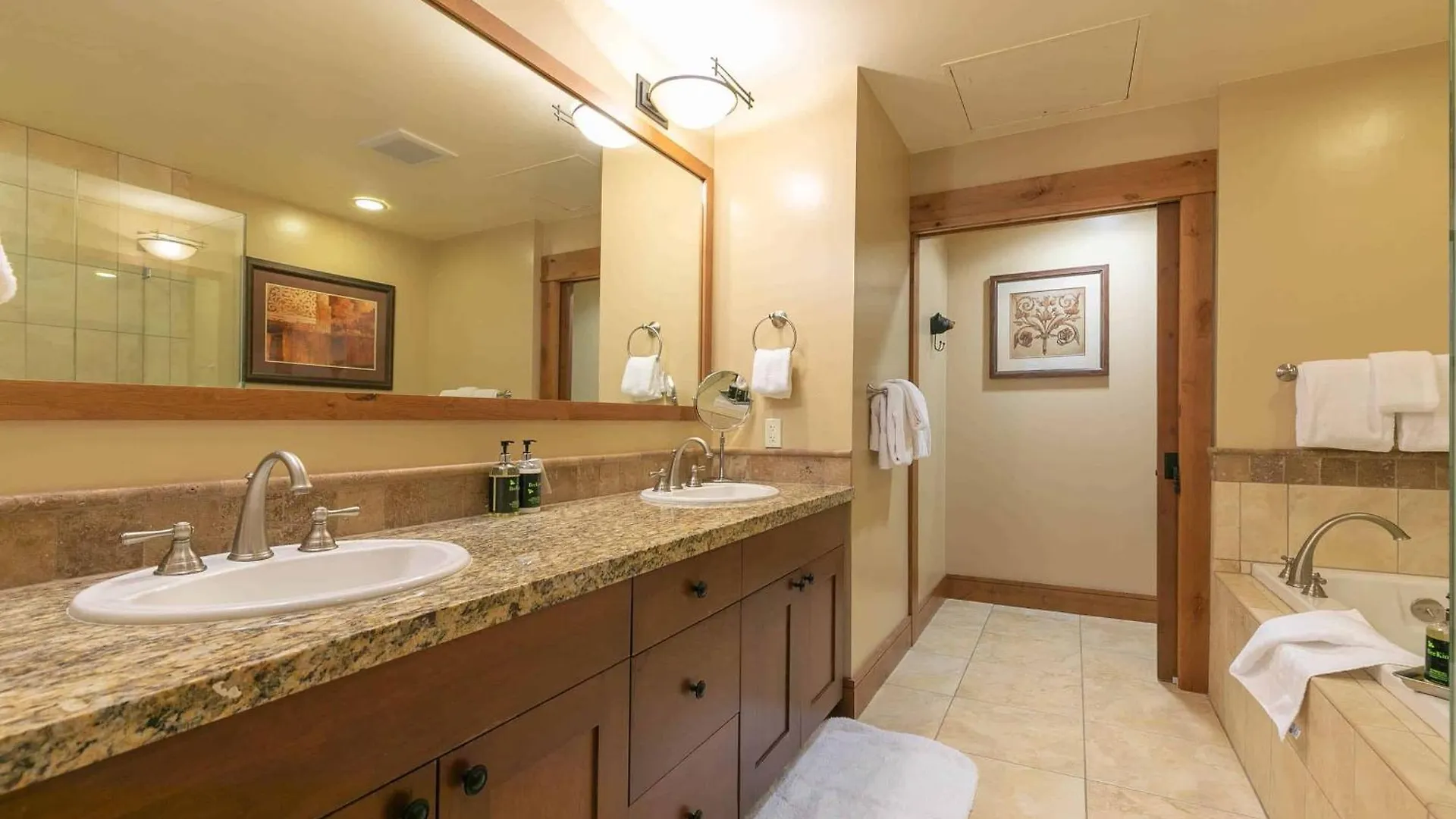 Catamount 404b By East West Hospitality Apartment *