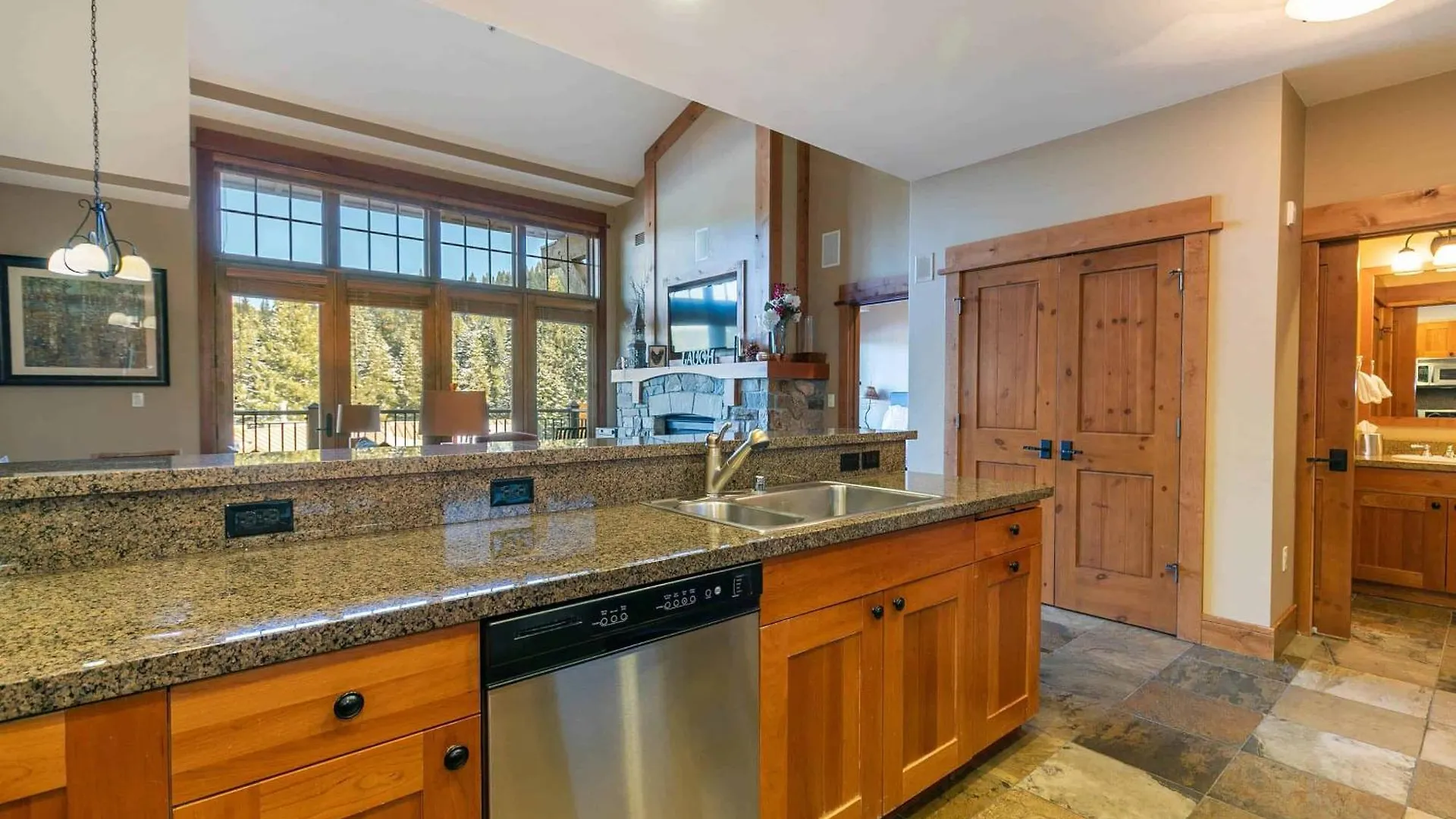 Catamount 401b By East West Hospitality Truckee