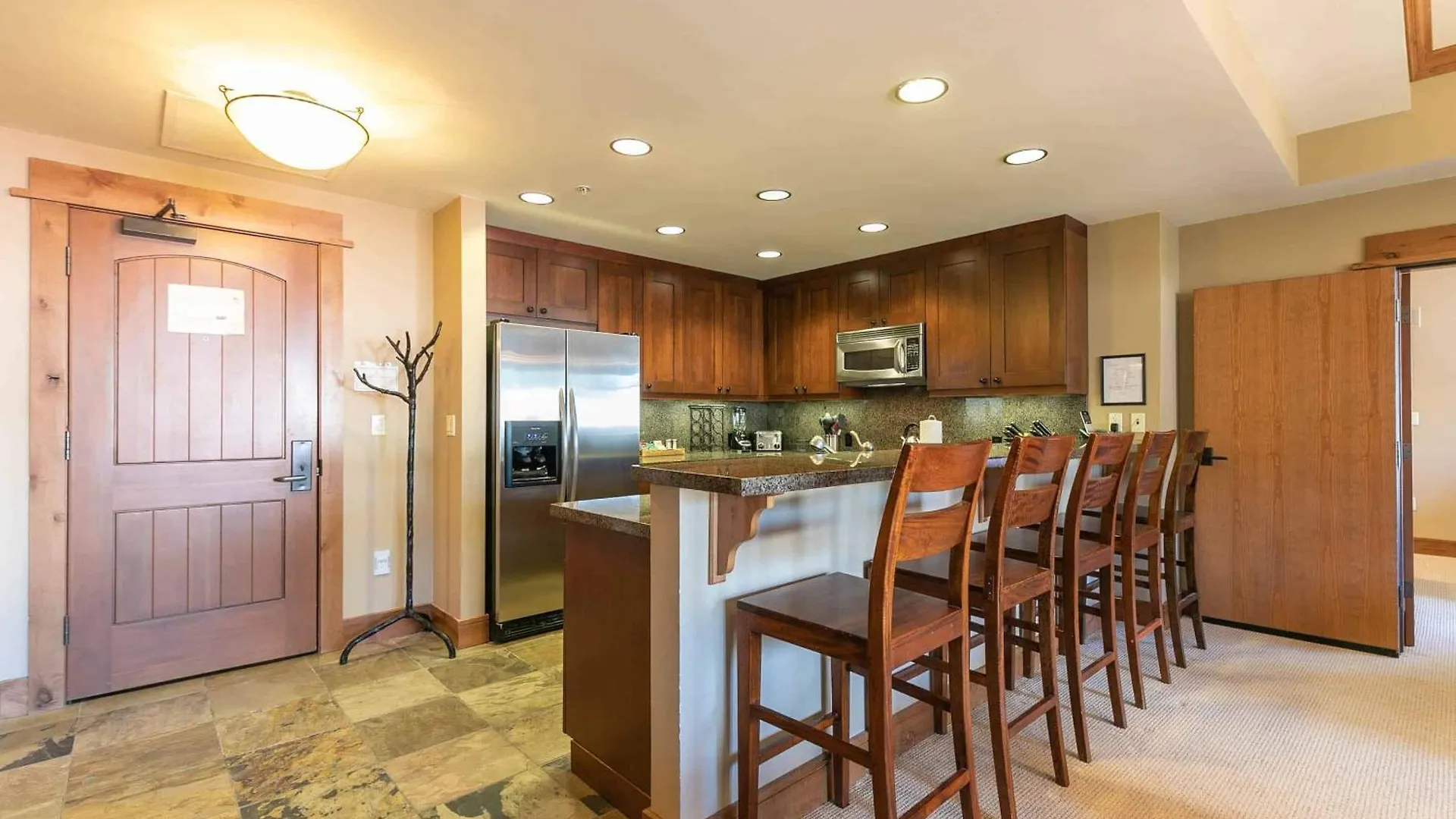 Catamount 301 By East West Hospitality Apartament *