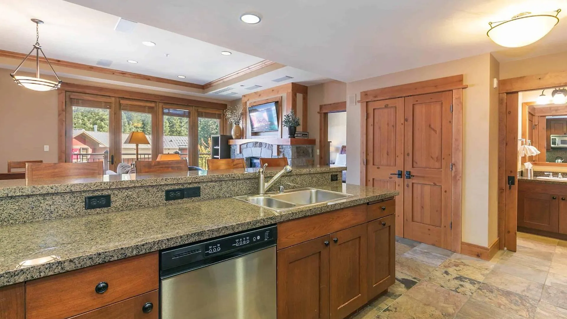 Catamount 301 By East West Hospitality Apartament *