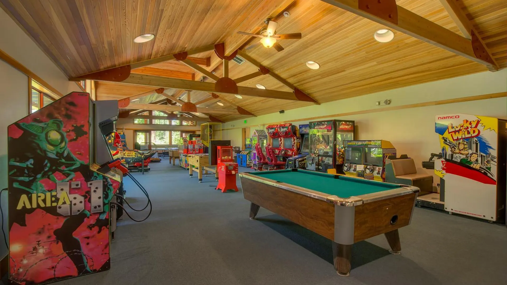 Holiday home Sleeping Bear Lodge- Remodeled 3br Cabin- Fireplace- Shuttle- Pet-friendly