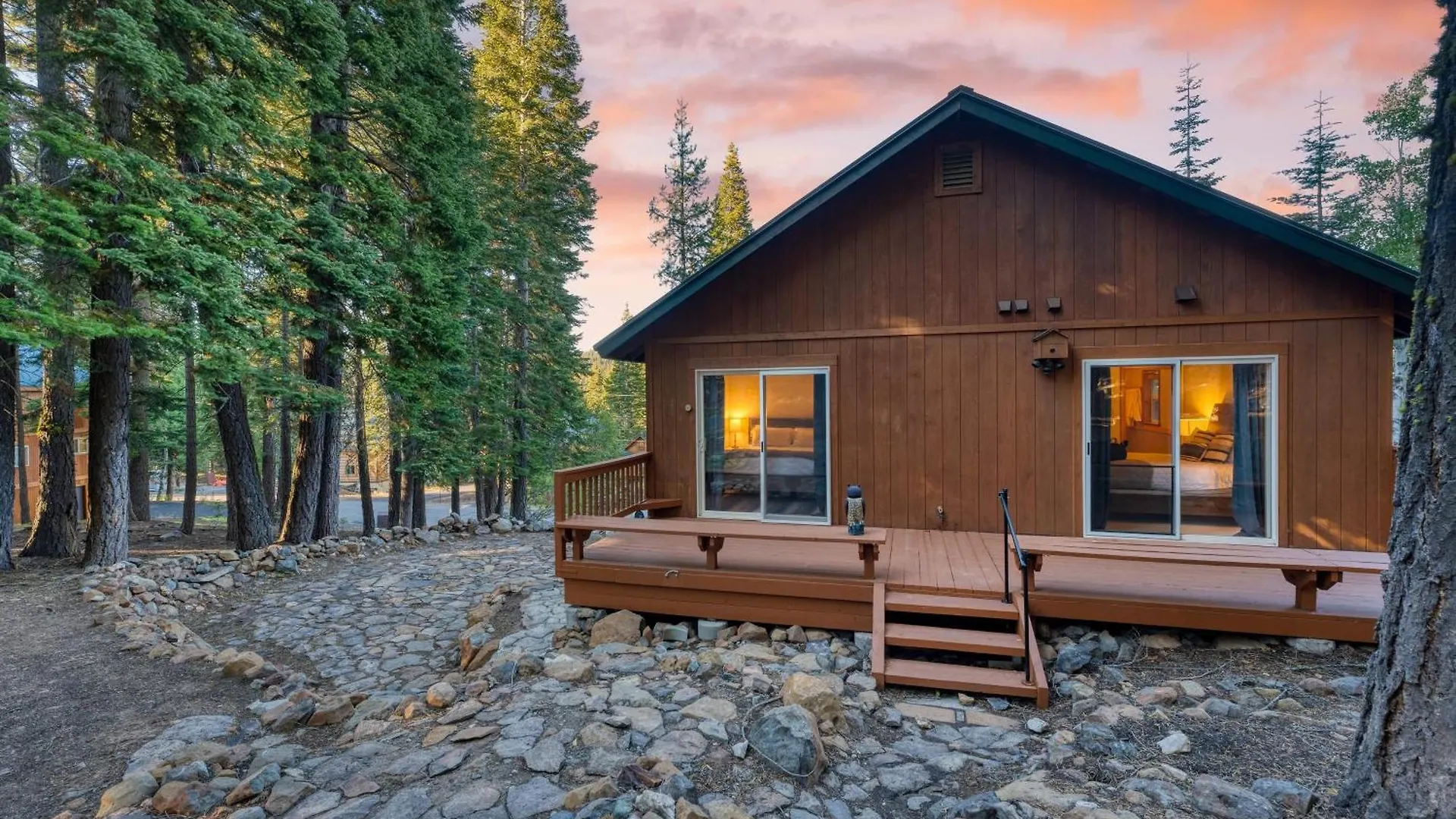 Golden Summit By Avantstay Stunning Secluded W Access To Tahoe Donner Holiday home Truckee