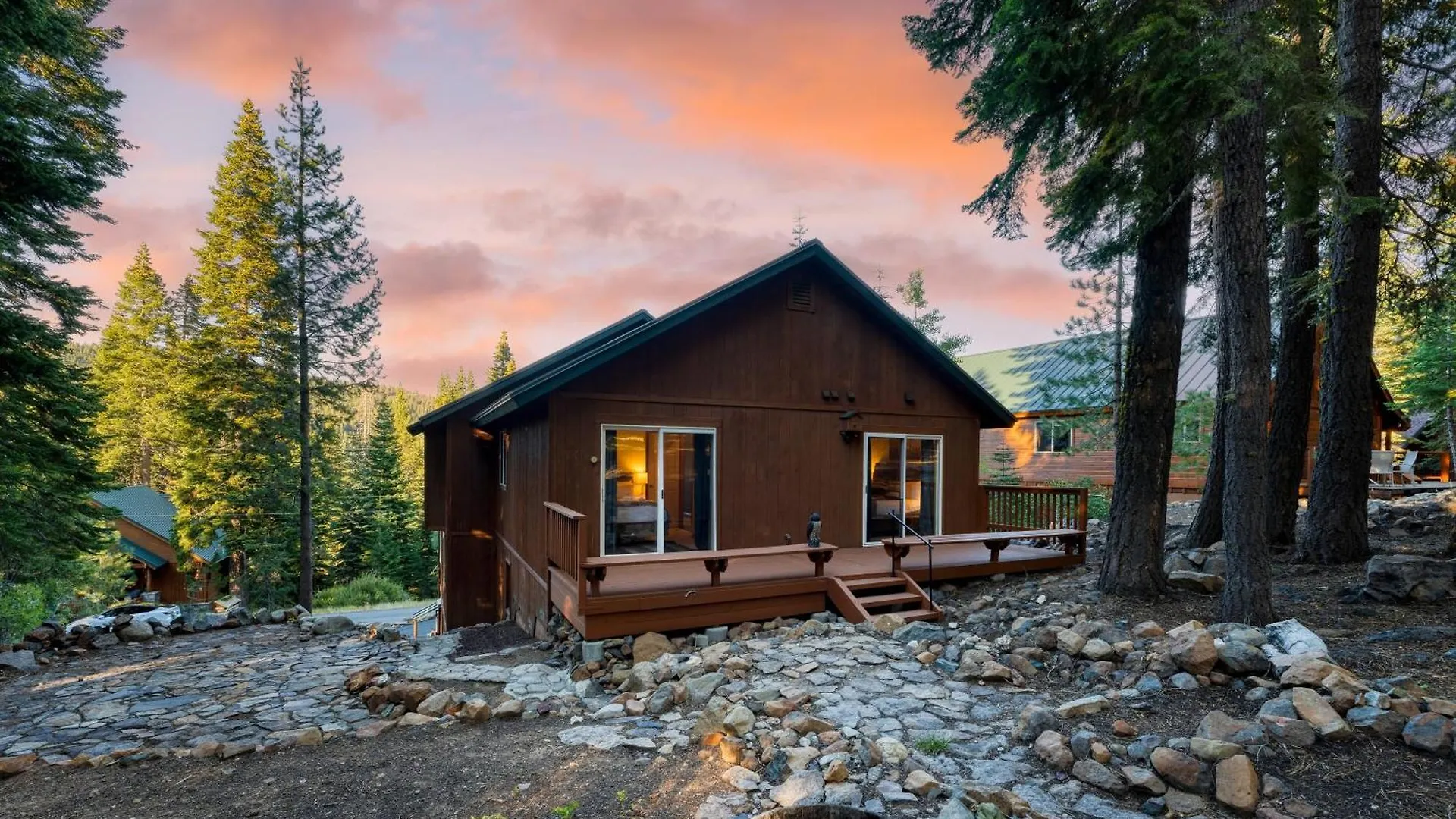 Holiday home Golden Summit By Avantstay Stunning Secluded W Access To Tahoe Donner Truckee