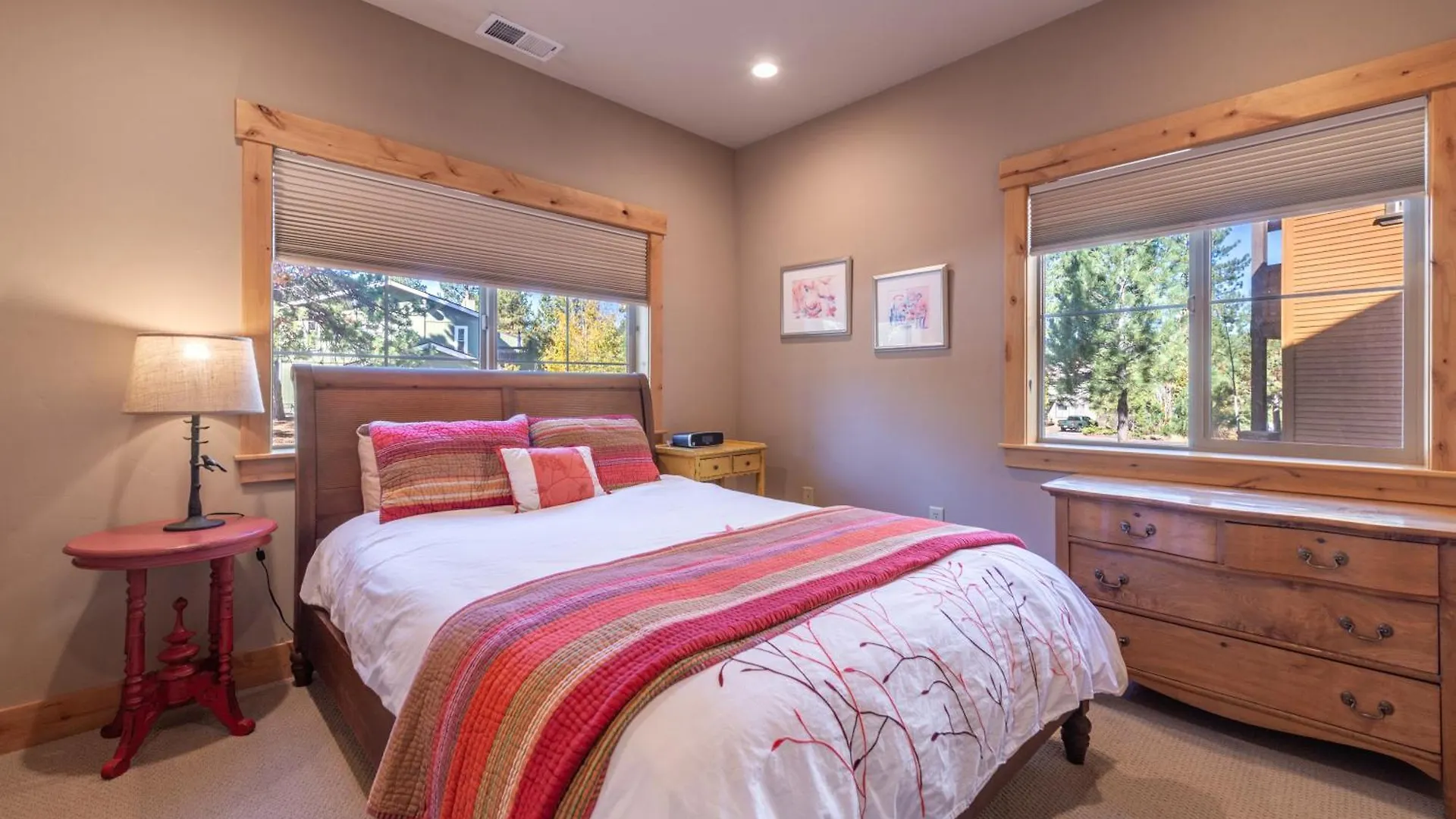 Deluxe Townhome 3bdr Dog Friendly Great Location Apartmán *