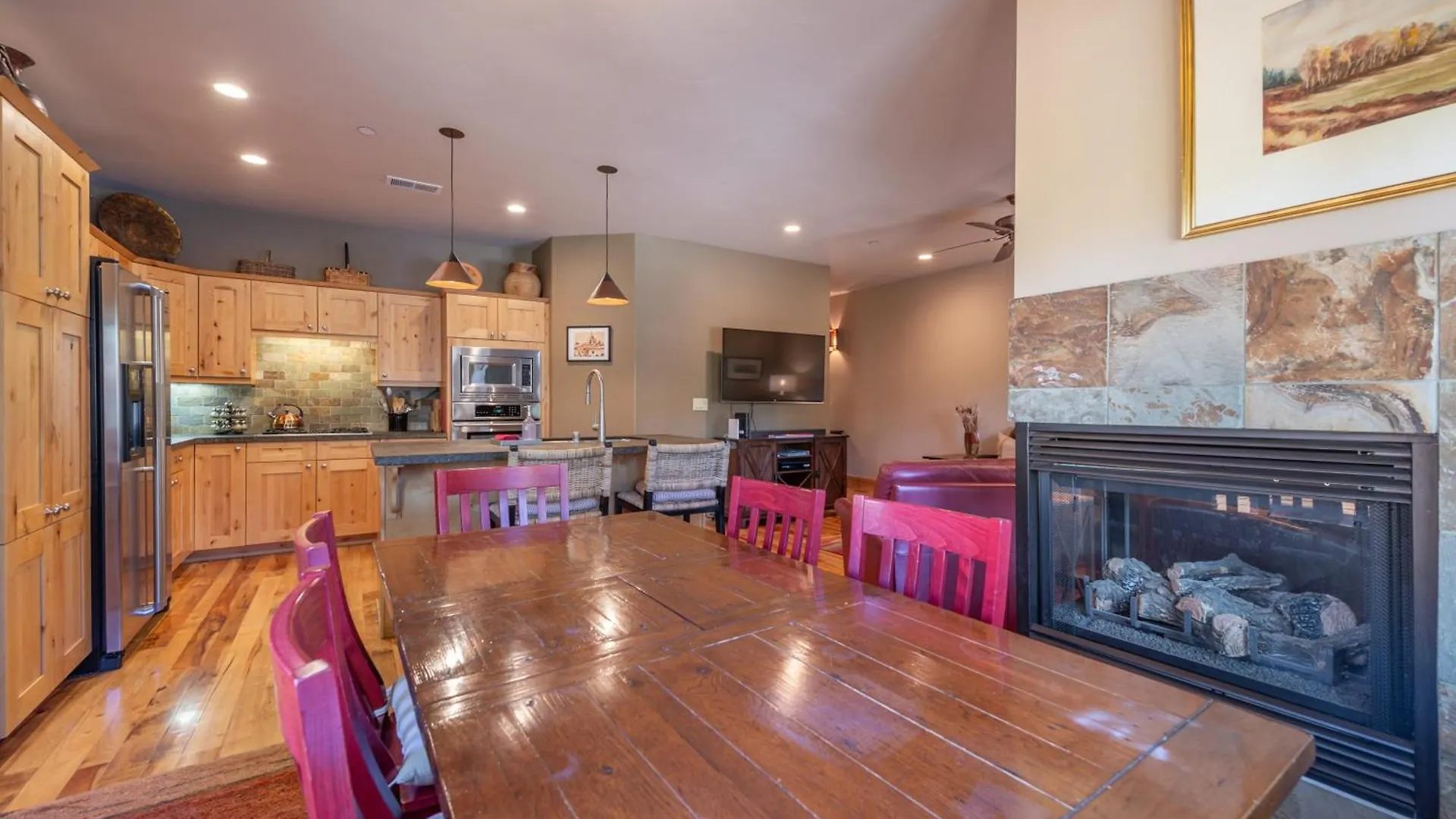 Deluxe Townhome 3bdr Dog Friendly Great Location Apartmán *