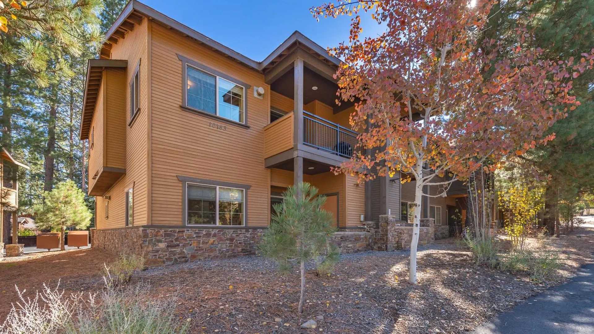 Deluxe Townhome 3bdr Dog Friendly Great Location Apartmán