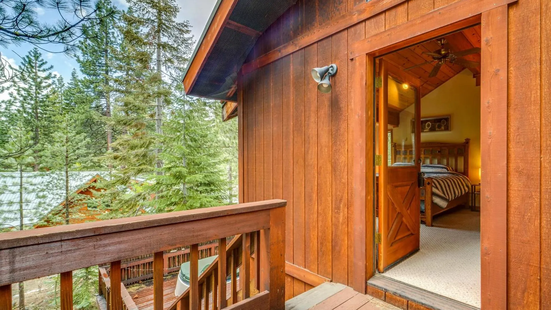 Getaway With Private Hot Tub! Holiday home *