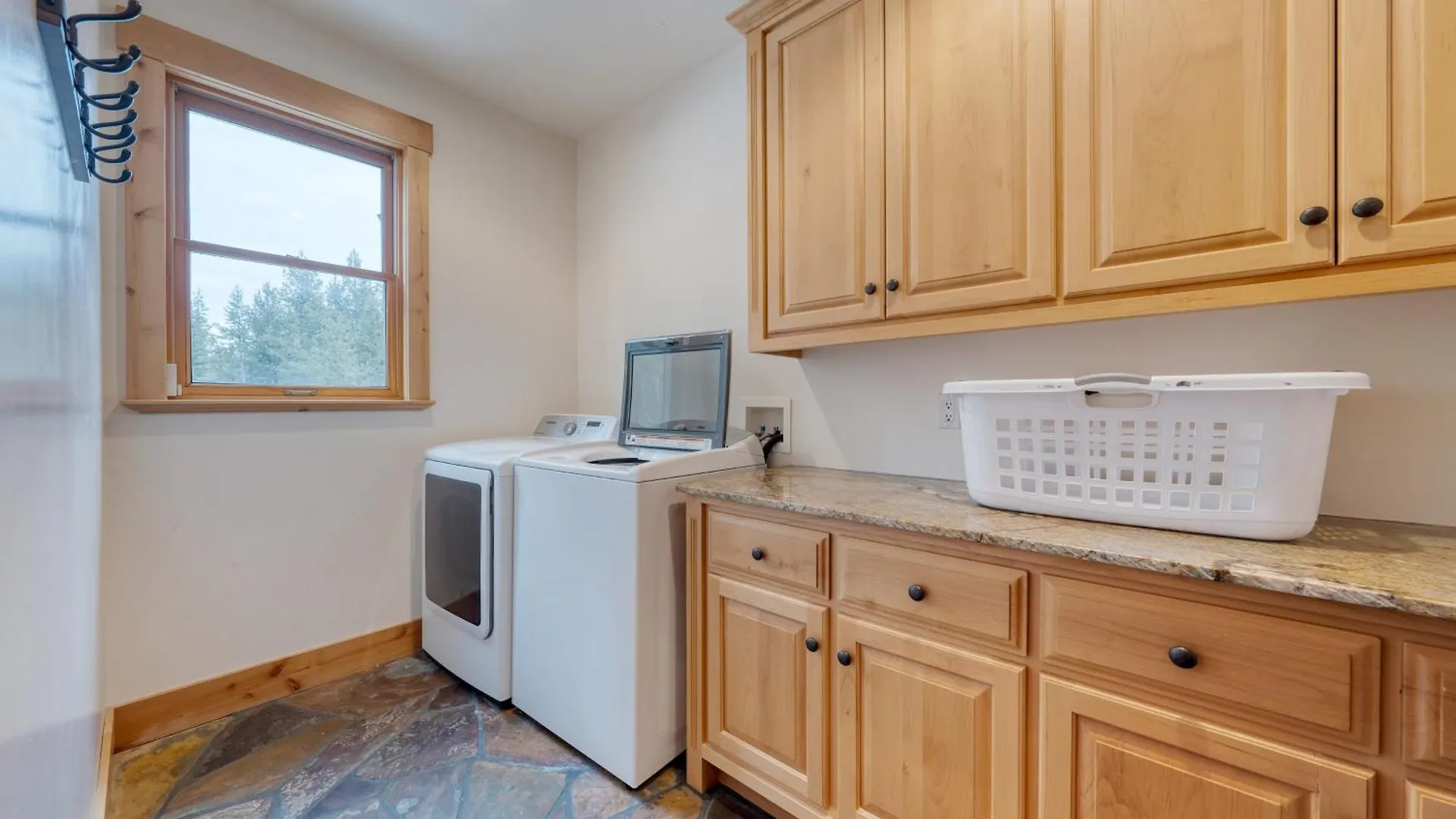 Donner Ridge By Avantstay Minutes To Skiing Deck Ping Pong Pool Table Semesterbostad *