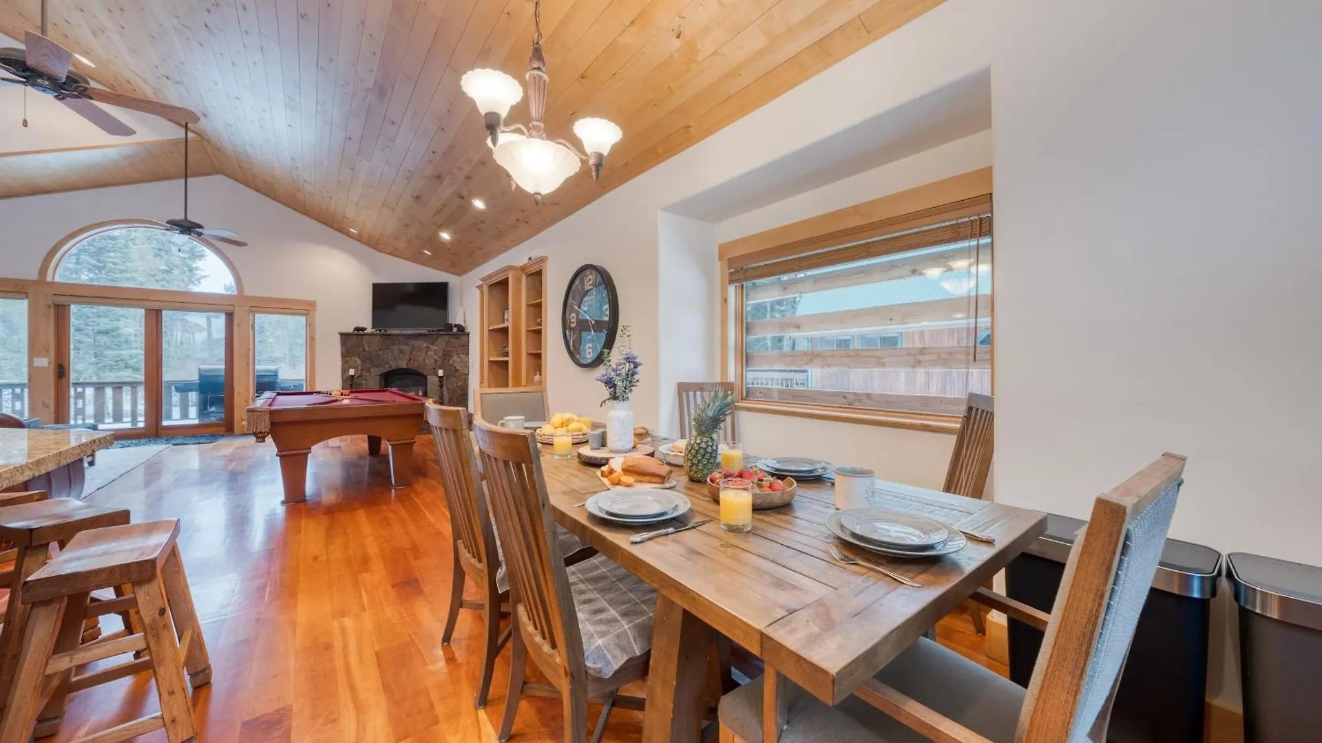 Donner Ridge By Avantstay Minutes To Skiing Deck Ping Pong Pool Table Semesterbostad