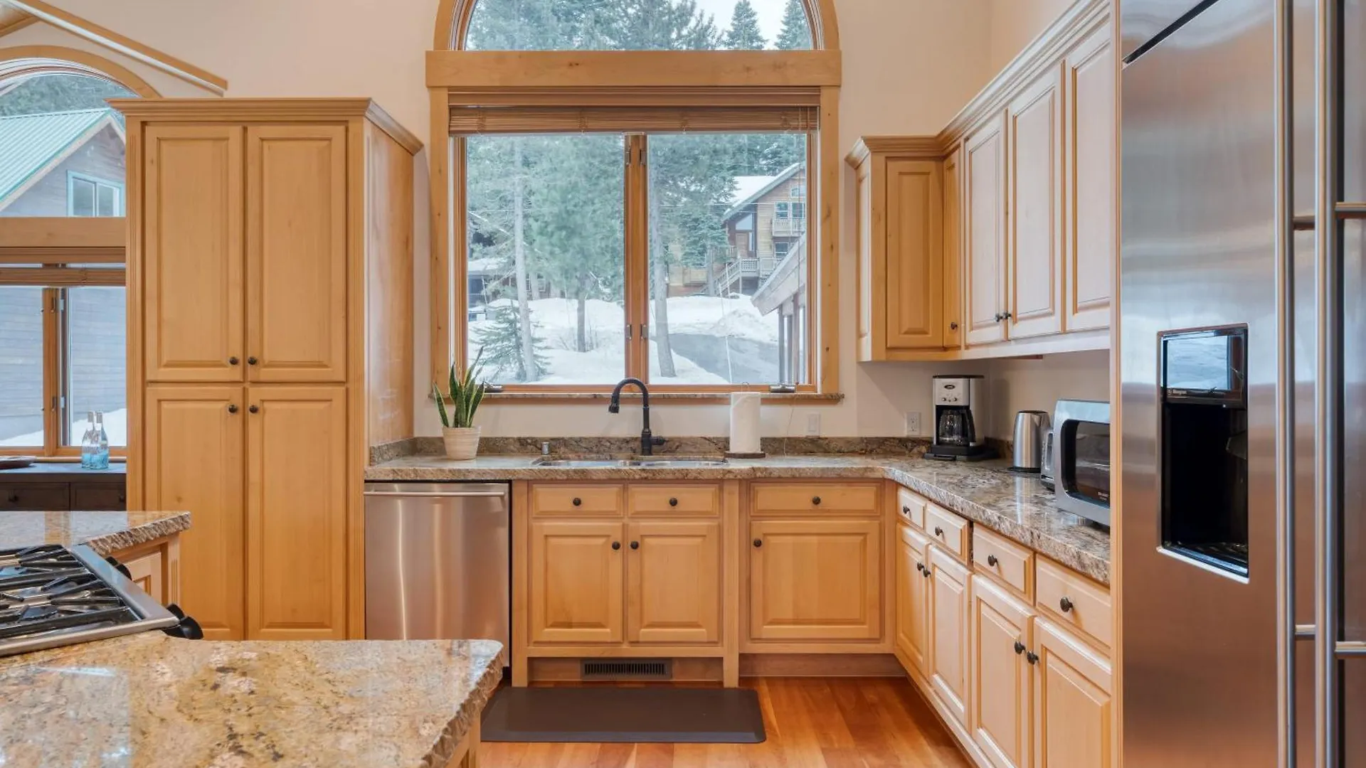 Donner Ridge By Avantstay Minutes To Skiing Deck Ping Pong Pool Table Semesterbostad Truckee