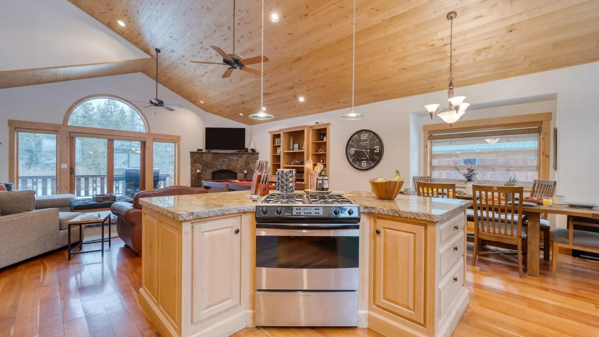Donner Ridge By Avantstay Minutes To Skiing Deck Ping Pong Pool Table *