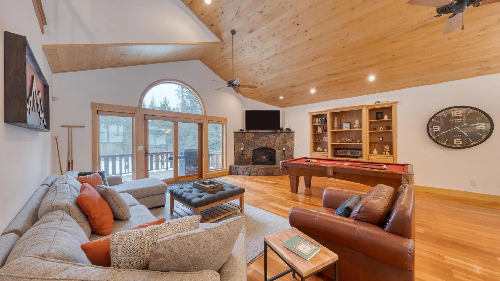 Donner Ridge By Avantstay Minutes To Skiing Deck Ping Pong Pool Table Semesterbostad Truckee