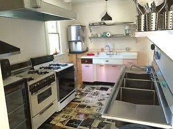 Redlight Historic Bunk Hotel&speakeasy Hostel