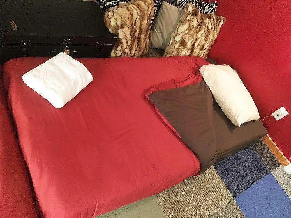 Hostel Redlight Historic Bunk Hotel&speakeasy