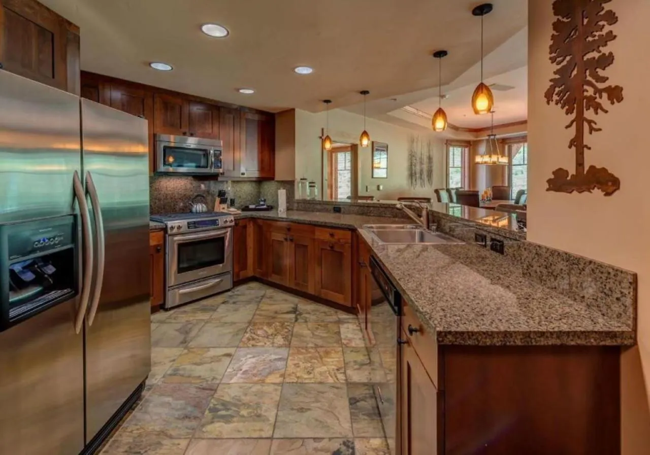 East West Hospitality At Tahoe Resort Truckee