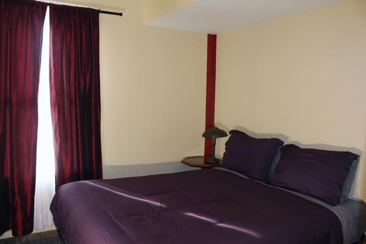 Redlight Historic Bunk Hotel&speakeasy *