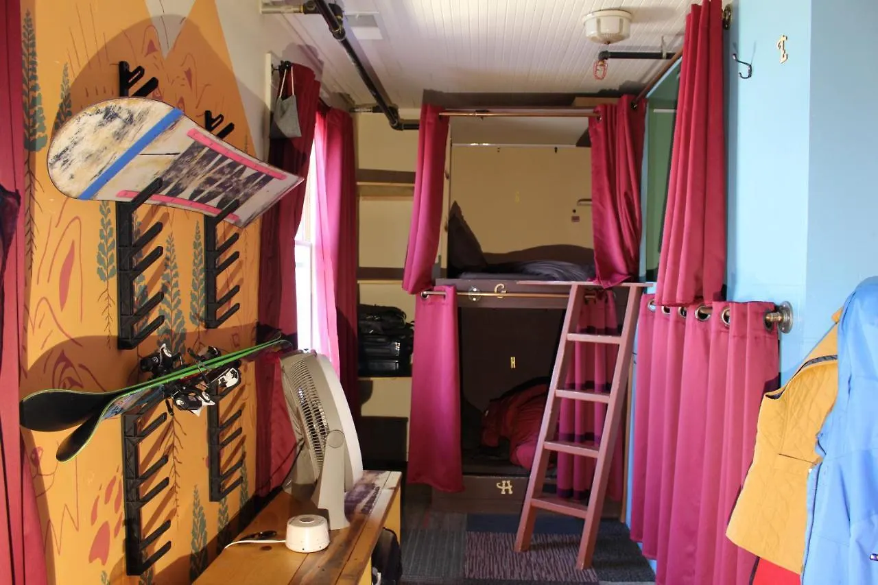 Hostel Redlight Historic Bunk Hotel&speakeasy Truckee