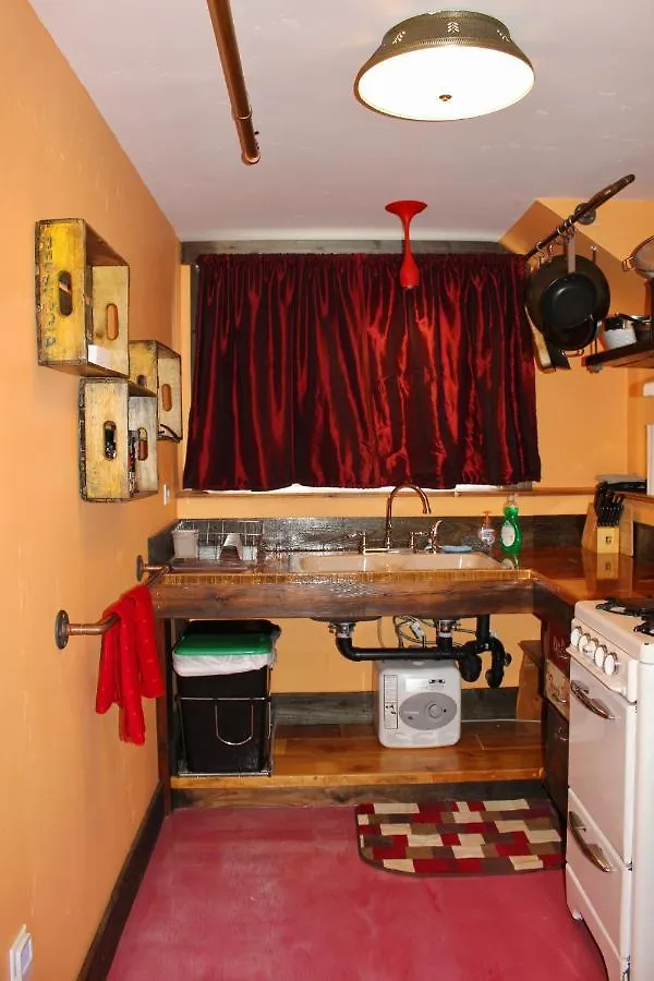 Redlight Historic Bunk Hotel&speakeasy Truckee