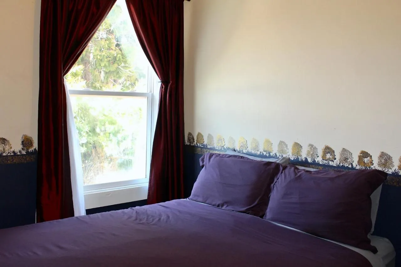 Redlight Historic Bunk Hotel&speakeasy *