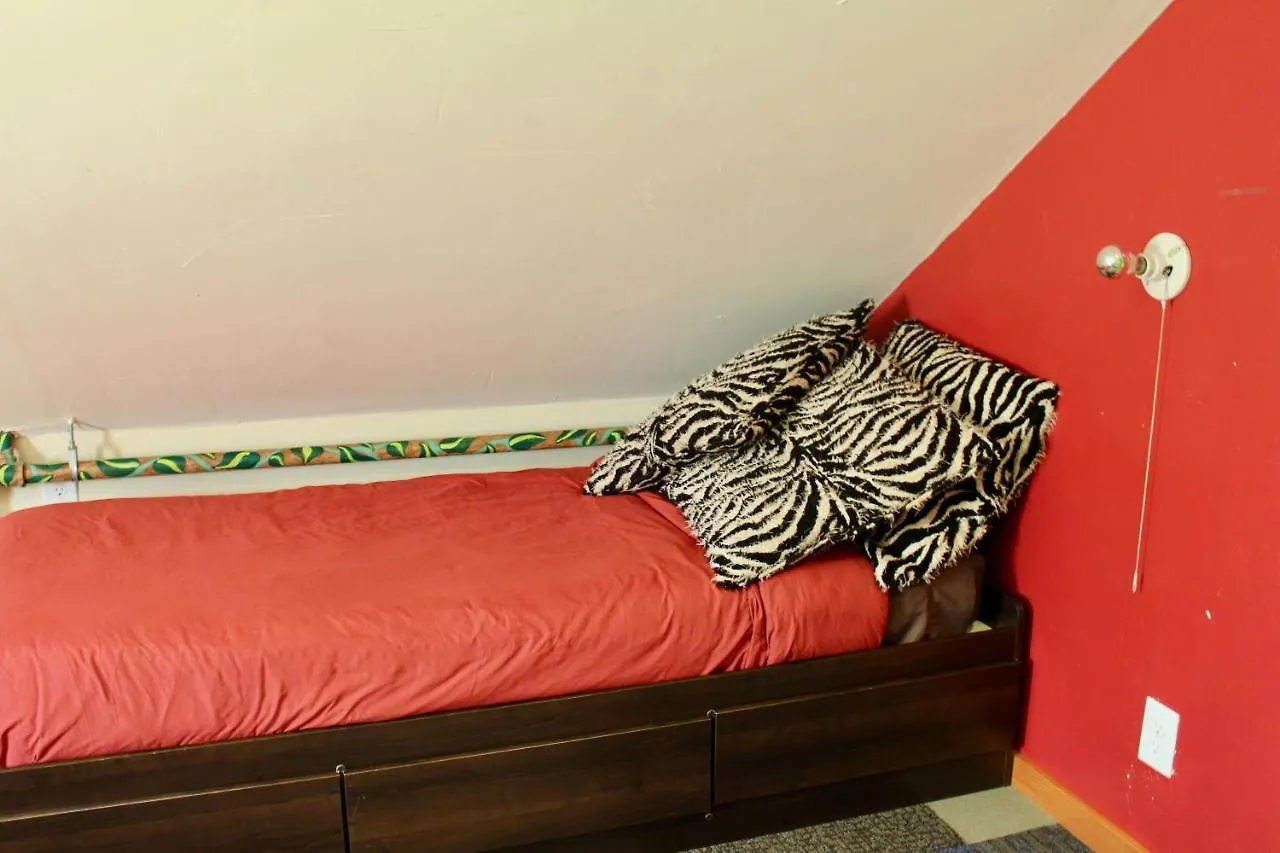 Hostel Redlight Historic Bunk Hotel&speakeasy *