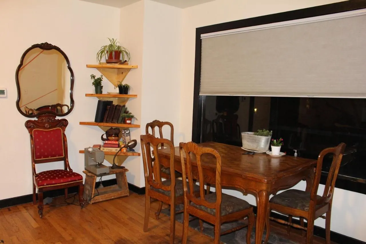 Redlight Historic Bunk Hotel&speakeasy Hostel Truckee