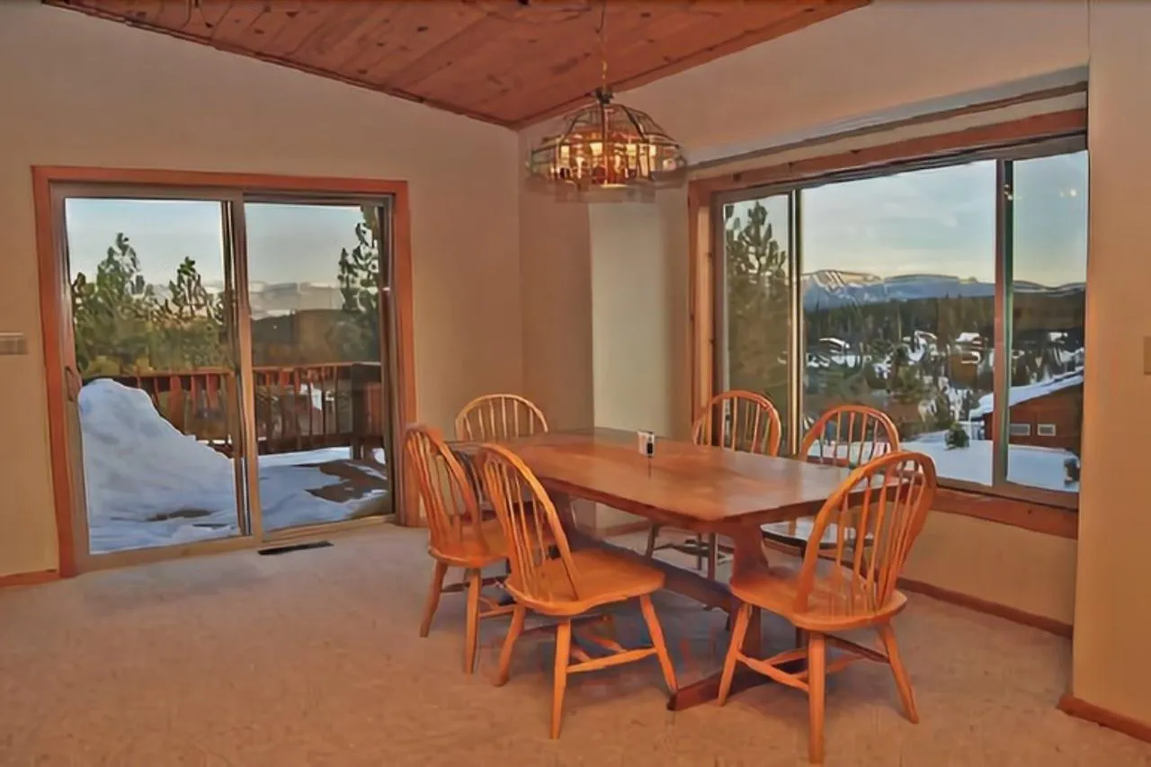Comfortable Stockholm Vista Villa Armstrong