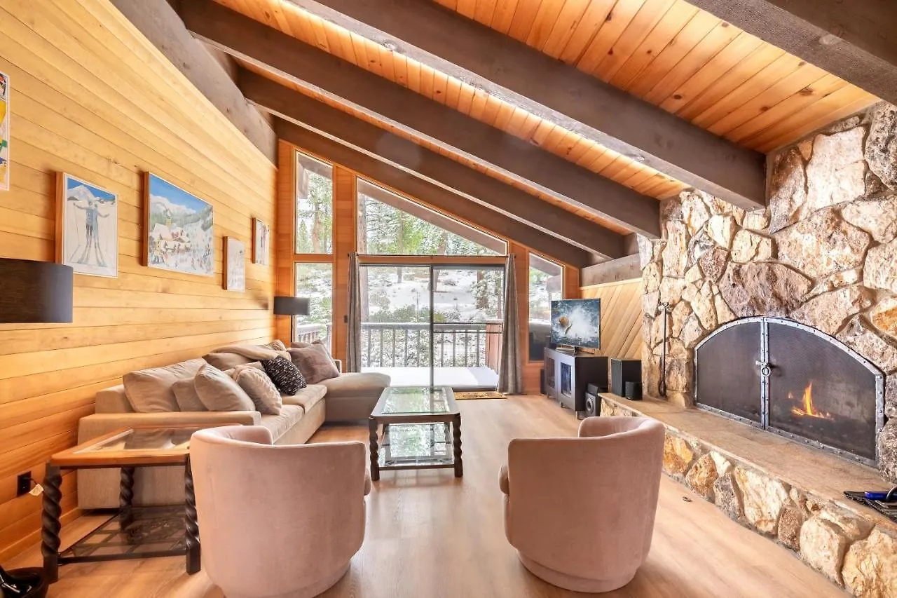Beautiful 4-bedroom Contemporary Mountain * تروكي
