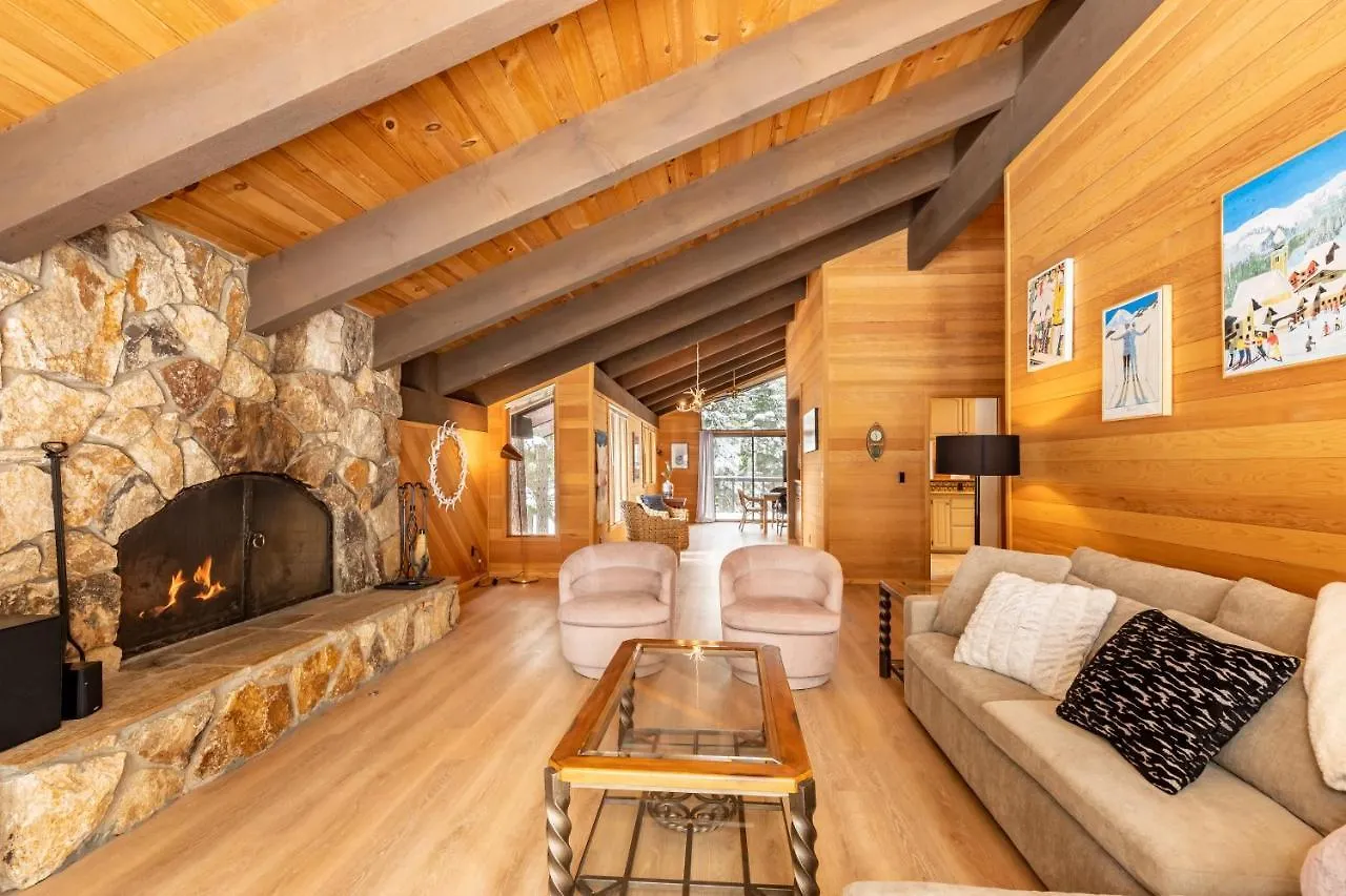 بيت للعطل Beautiful 4-bedroom Contemporary Mountain