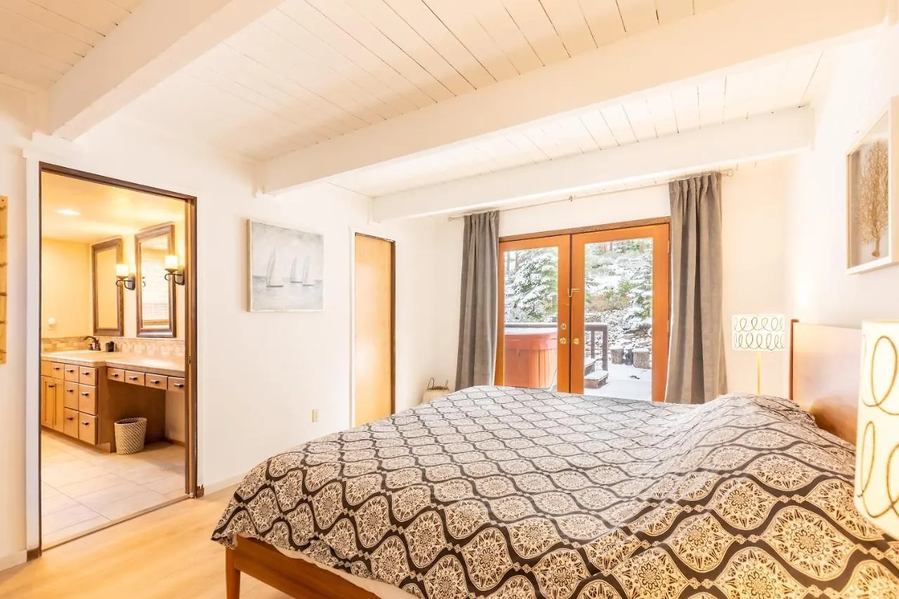 بيت للعطل Beautiful 4-bedroom Contemporary Mountain *