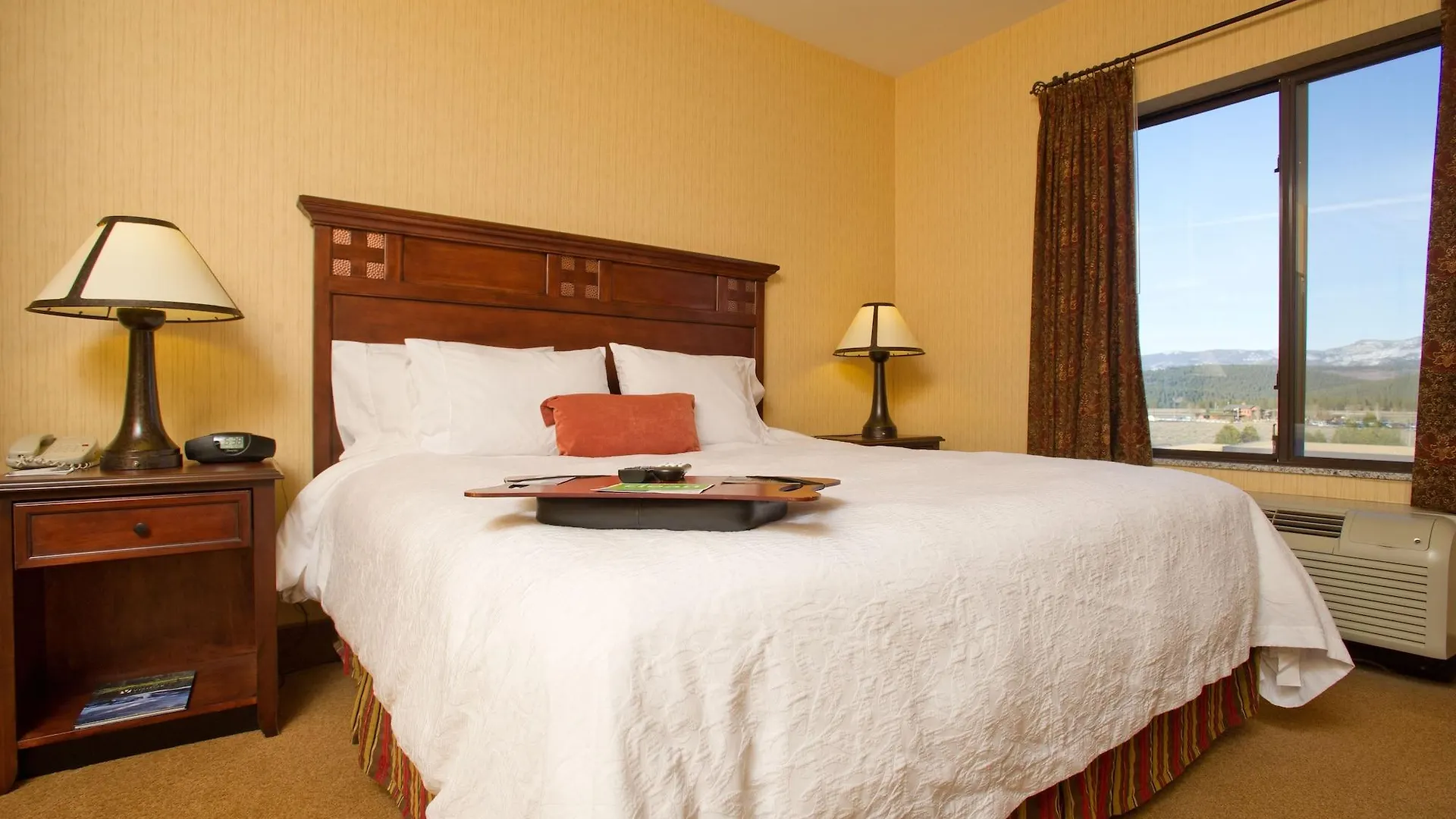 Hotel Martis Valley Lodge, Tapestry Collection By Hilton Truckee