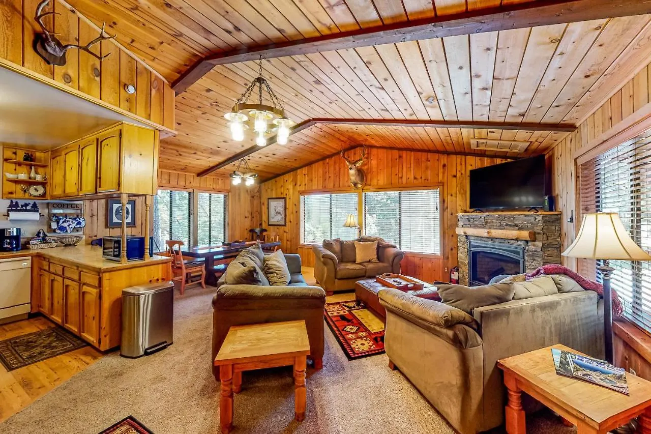 Cozy Tahoe Donner Retreat *
