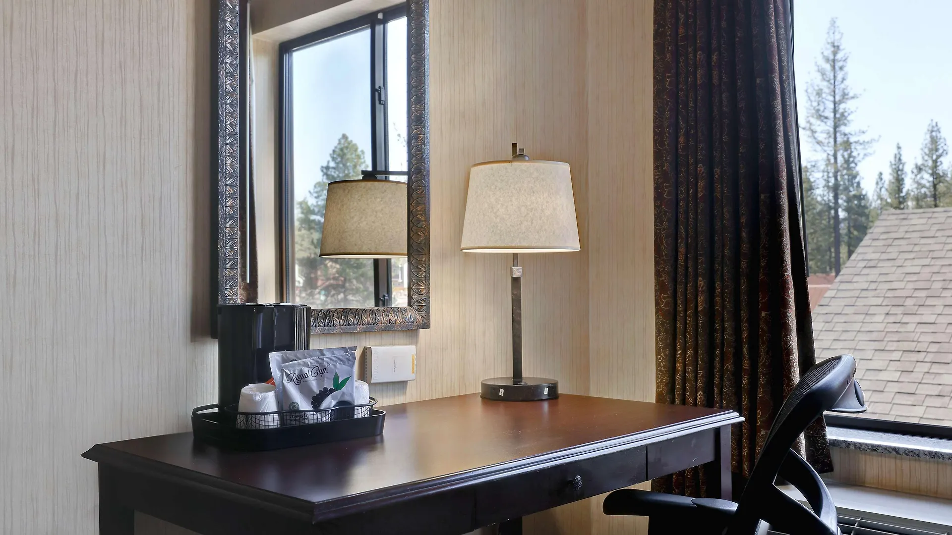 Hampton & Tahoe-truckee Hotel 3*