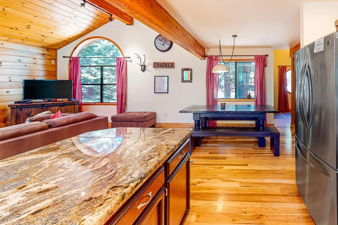 The Bear's Lair House * Truckee
