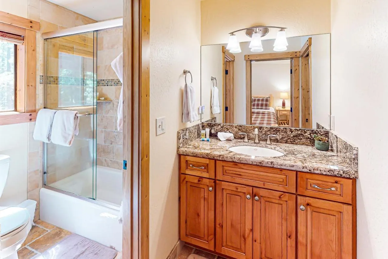 The Bear's Lair House Casa vacanze Truckee