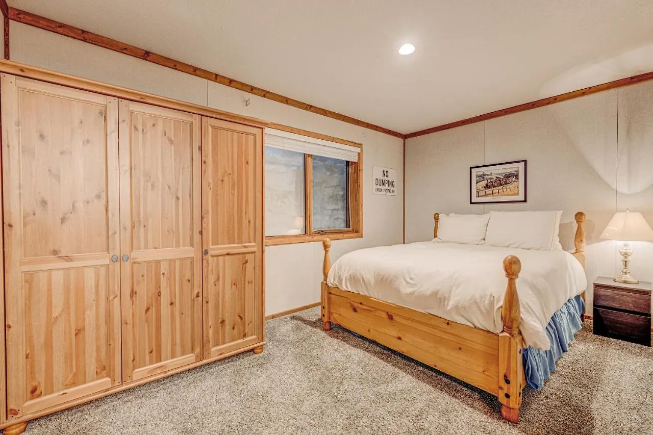 Donner House *